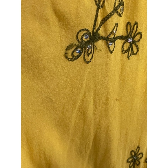 Yellow dress size medium - Picture 4 of 8
